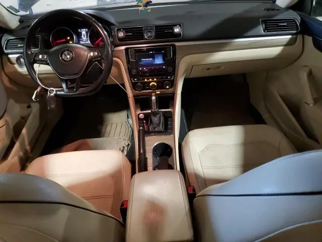 2017 VOLKSWAGEN PASSAT SE