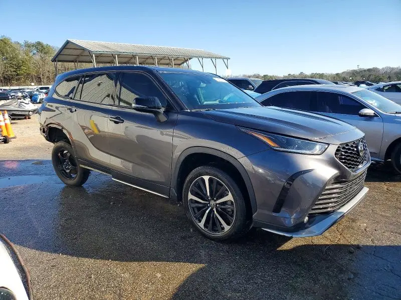 2021 TOYOTA HIGHLANDER XSE  