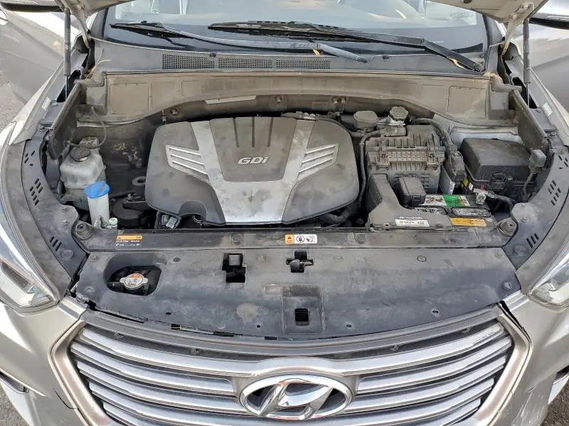 2018 HYUNDAI SANTA FE SE  