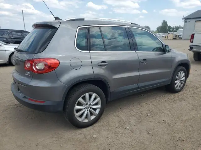 2011 VOLKSWAGEN TIGUAN S  
