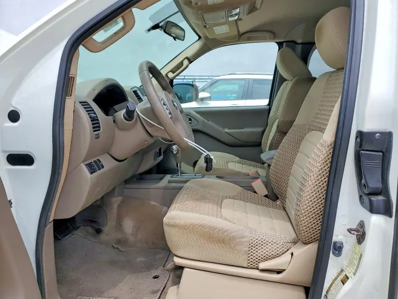 2013 NISSAN FRONTIER SV V6  