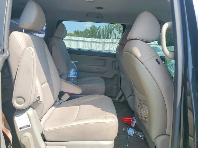 2016 KIA SEDONA L  