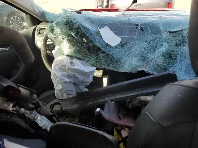 2013 VOLKSWAGEN JETTA SE  