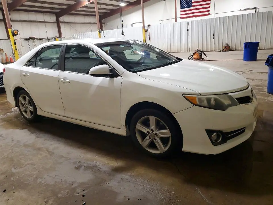 2012 TOYOTA CAMRY SE  