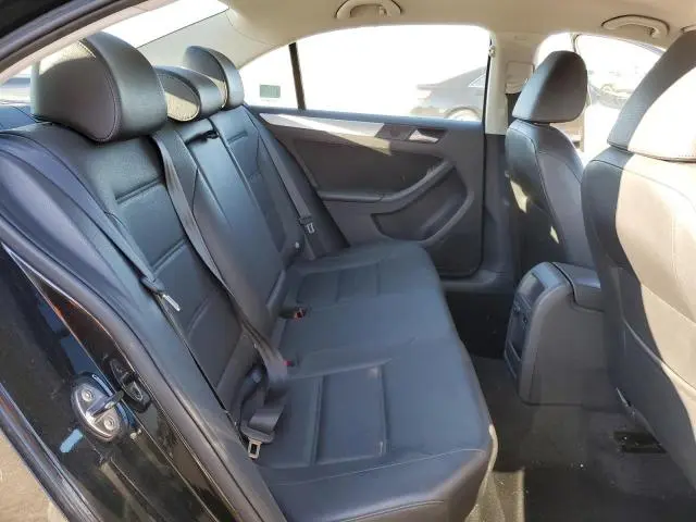 2013 VOLKSWAGEN JETTA SE  