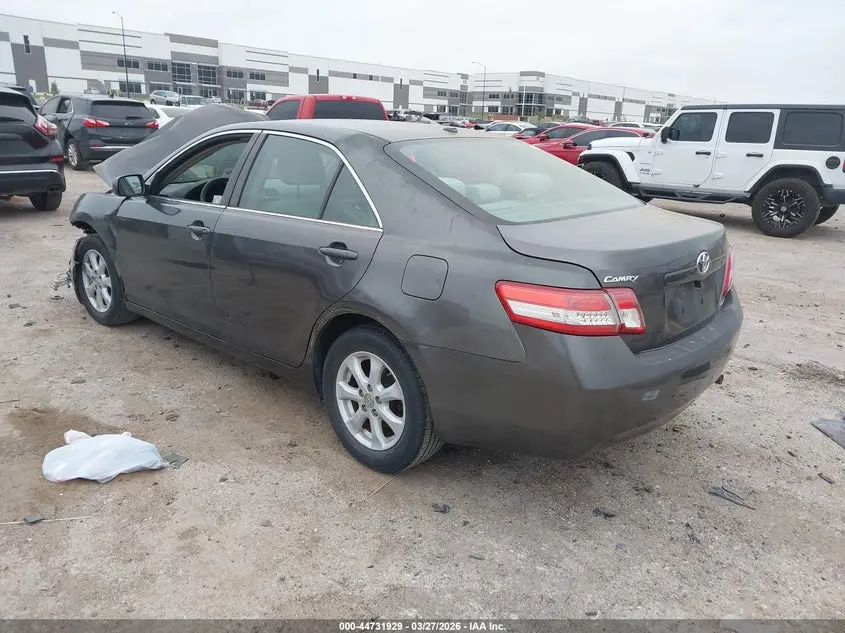 2011 TOYOTA CAMRY LE
