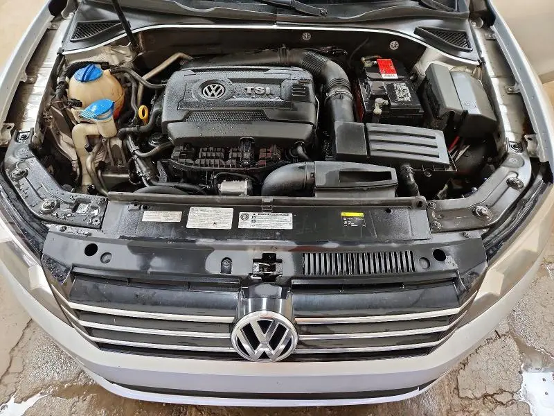 2015 VOLKSWAGEN PASSAT SE  