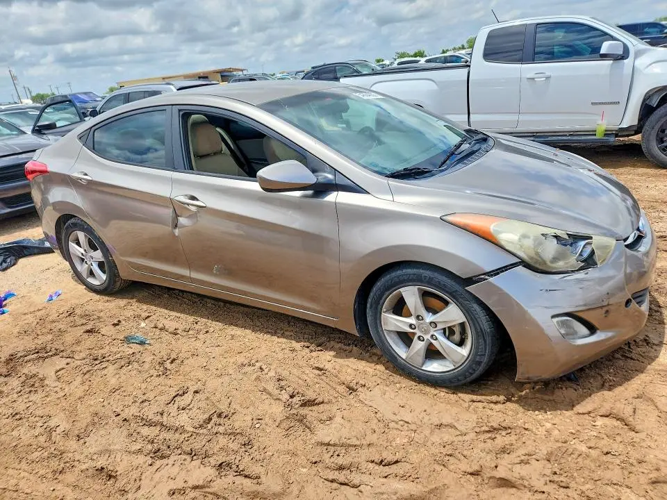 2013 HYUNDAI ELANTRA GLS  