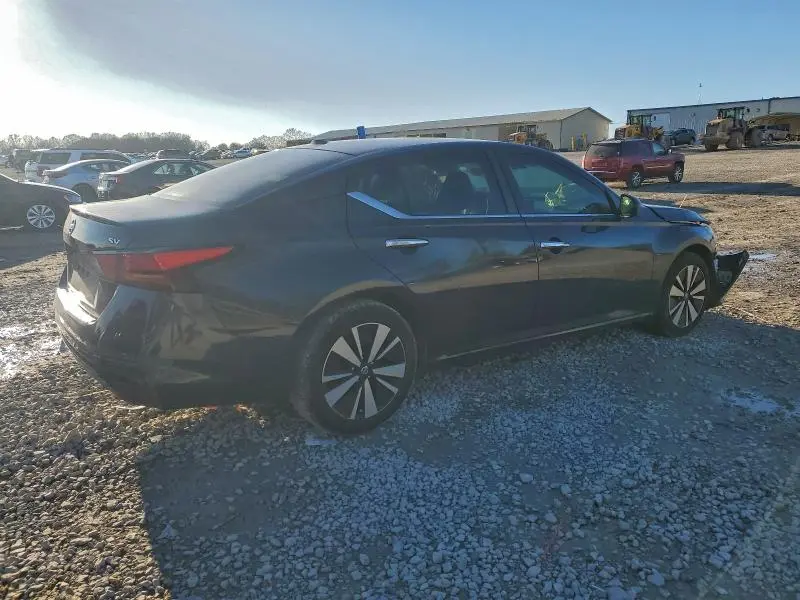 2022 NISSAN ALTIMA SV  