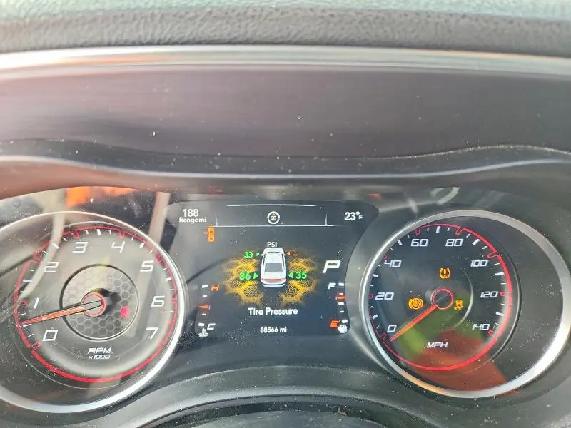 2015 DODGE CHARGER SE  