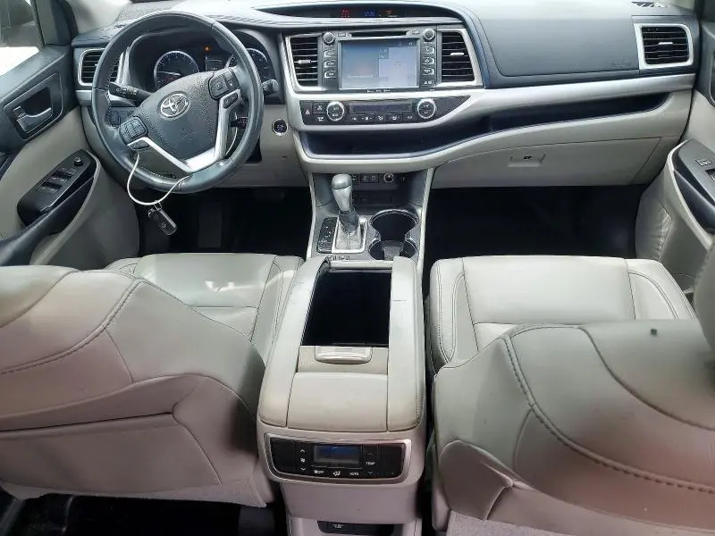 2018 TOYOTA HIGHLANDER XLE  
