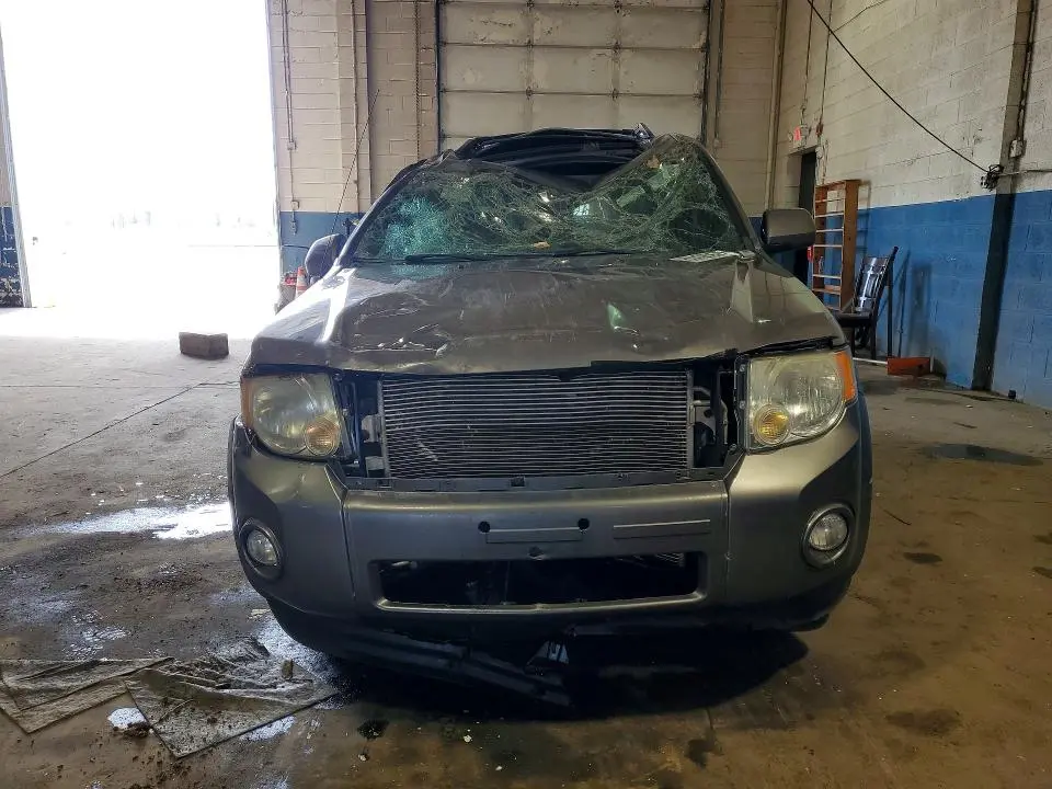 2011 FORD ESCAPE LIMITED  