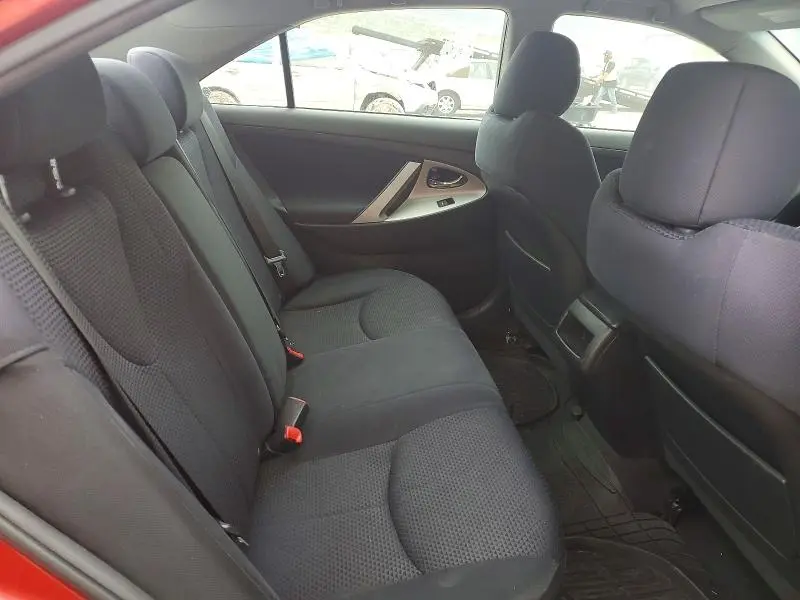 2011 TOYOTA CAMRY SE  