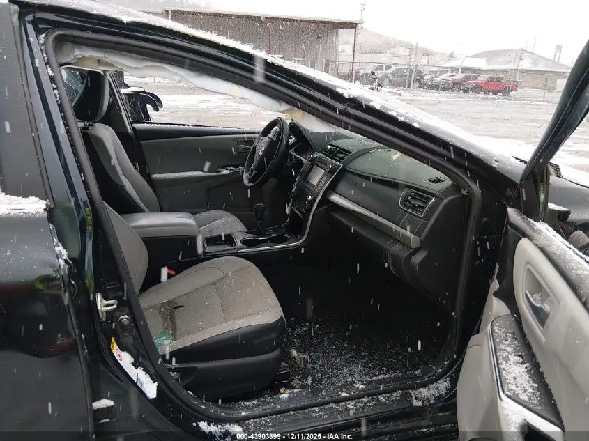 2017 TOYOTA CAMRY SE