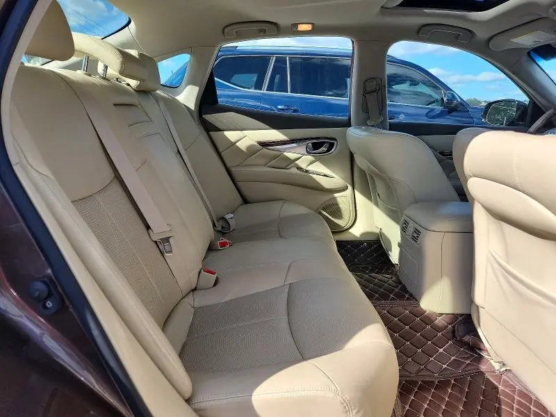 2018 INFINITI Q70 3.7 LUXE  