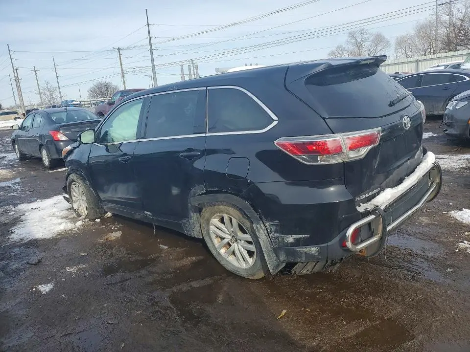 2016 TOYOTA HIGHLANDER LE  