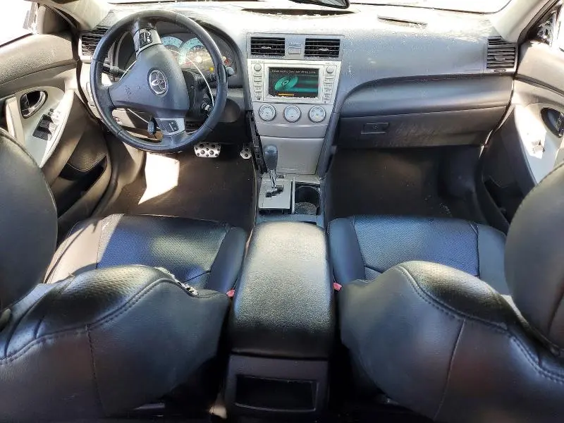 2011 TOYOTA CAMRY SE V6  