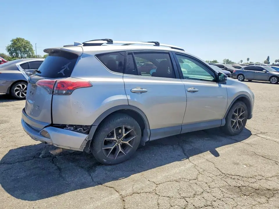 2016 TOYOTA RAV4 SE  