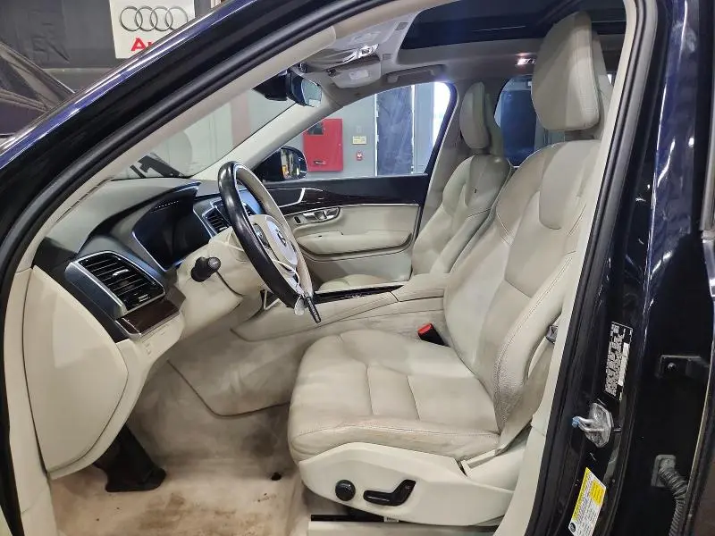 2016 VOLVO XC90 T6  