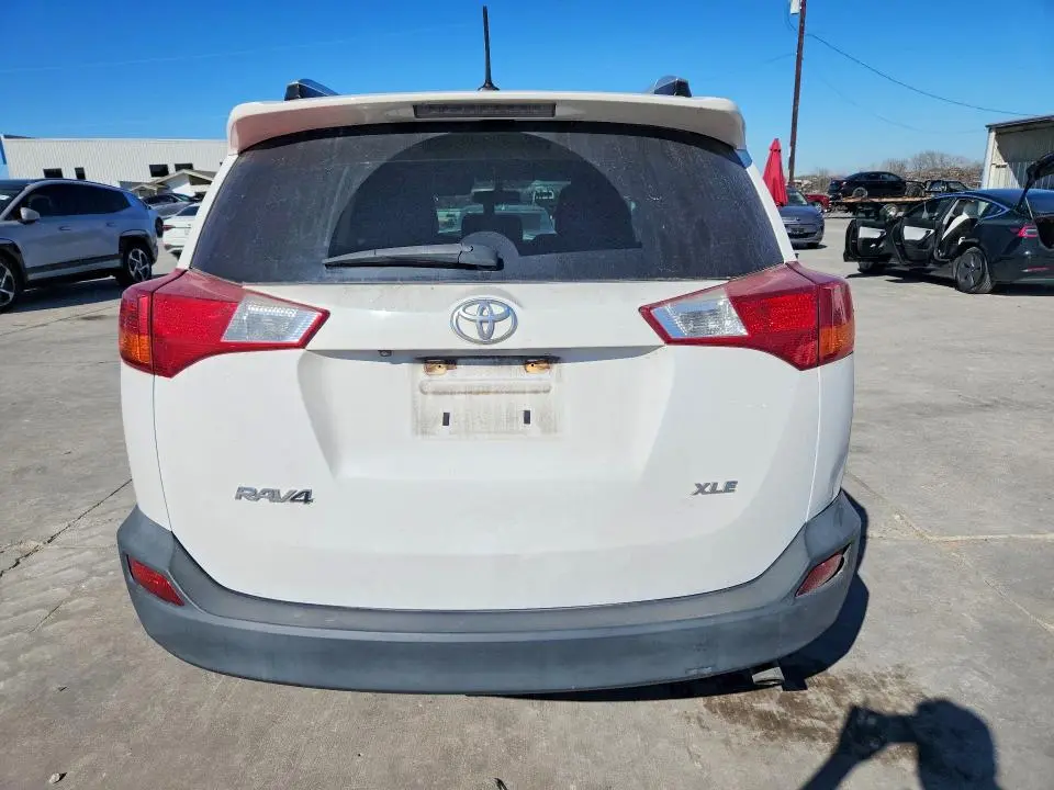 2014 TOYOTA RAV4 XLE  