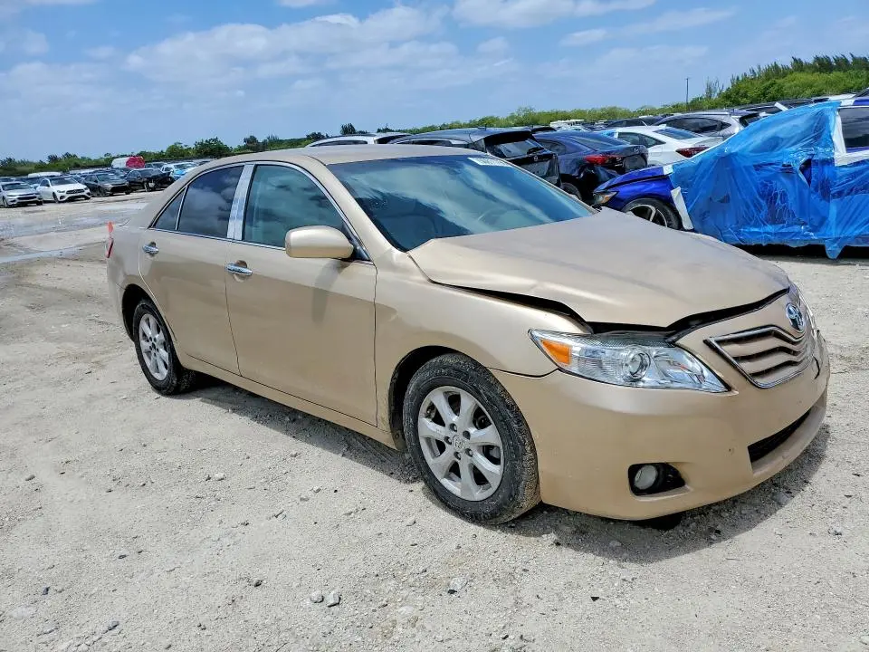 2010 TOYOTA CAMRY LE  