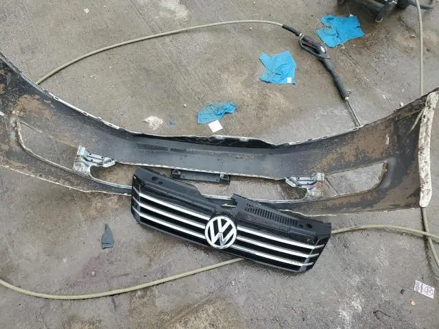 2012 VOLKSWAGEN PASSAT SE  