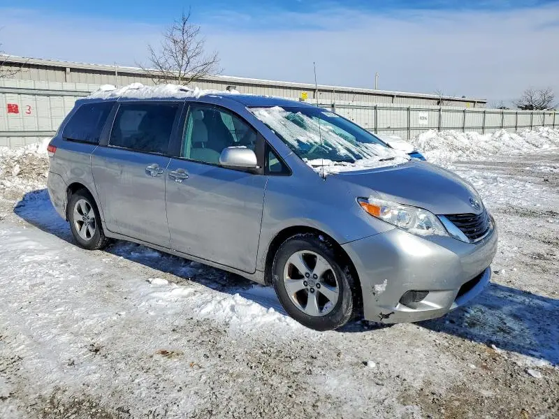 2012 TOYOTA SIENNA LE  