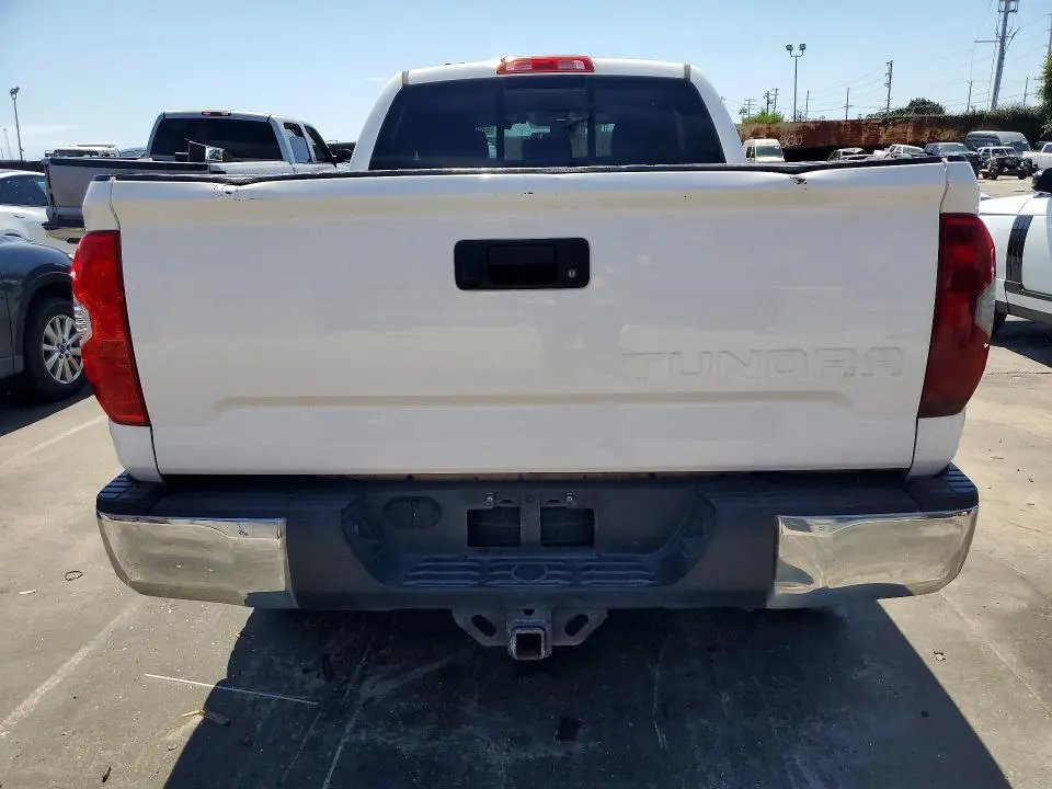 2019 TOYOTA TUNDRA SR5  