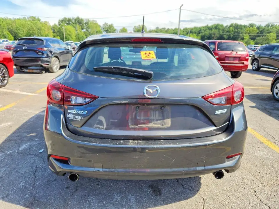 2017 MAZDA 3 TOURING  