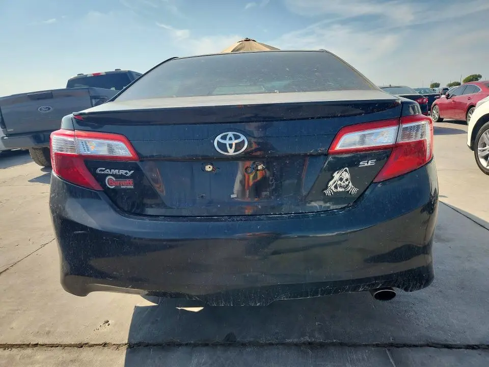 2013 TOYOTA CAMRY SE  
