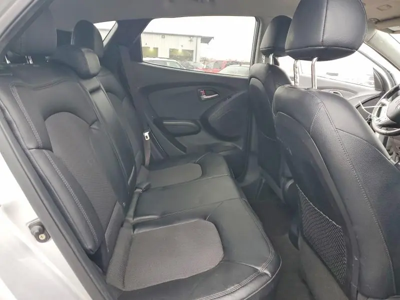 2011 HYUNDAI TUCSON GLS  