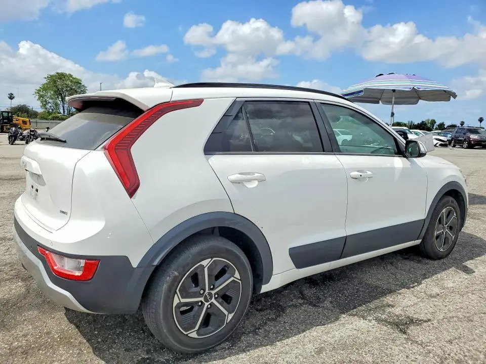 2023 KIA NIRO EX  