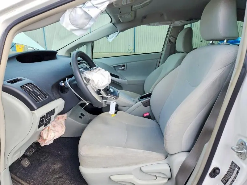 2013 TOYOTA PRIUS TWO  