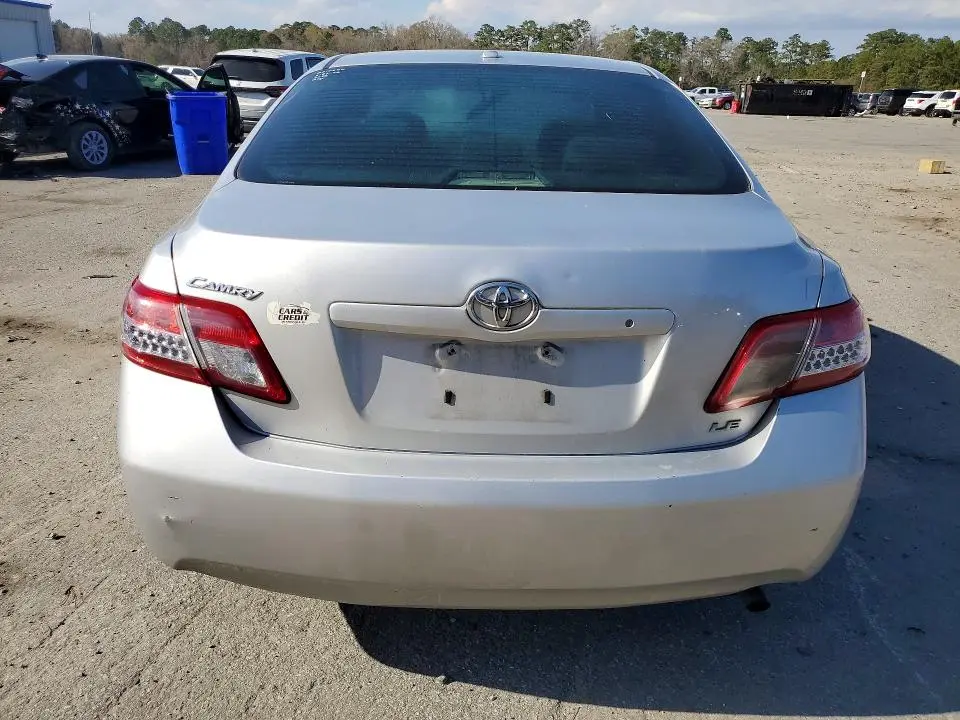 2011 TOYOTA CAMRY LE  