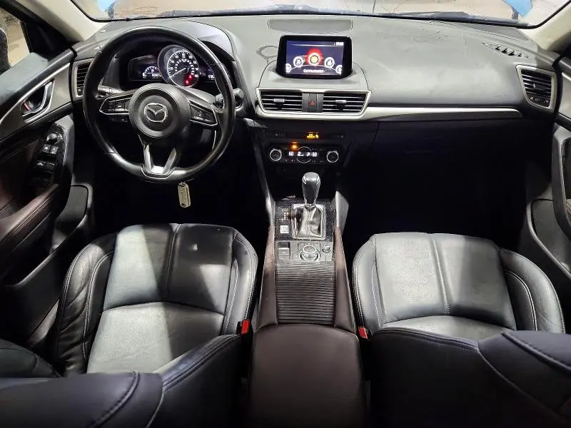 2018 MAZDA 3 TOURING  