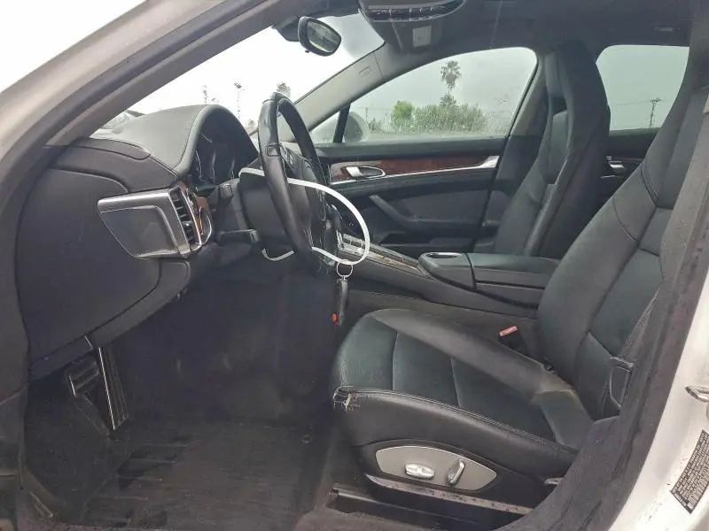 2012 PORSCHE PANAMERA 2  
