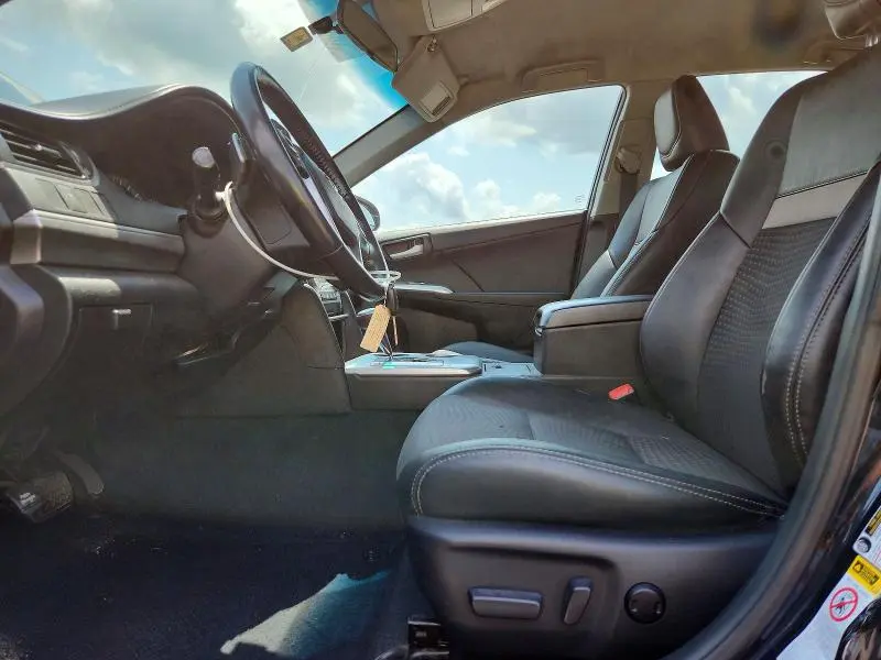2014 TOYOTA CAMRY SE  