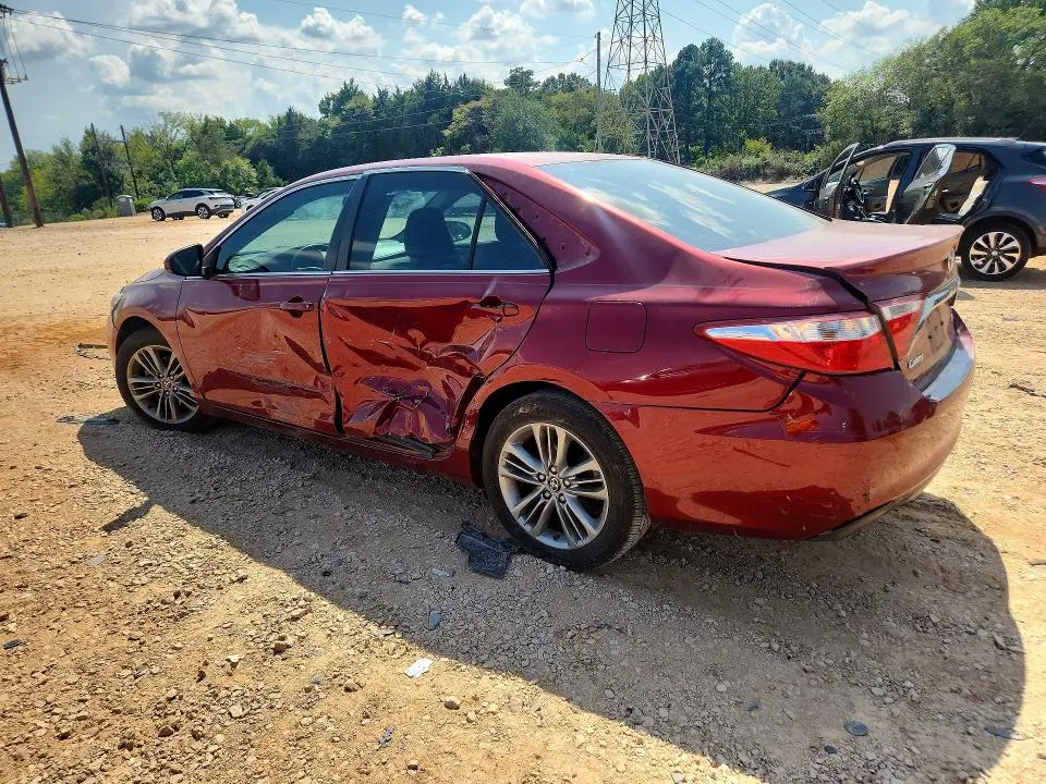 2016 TOYOTA CAMRY SE  