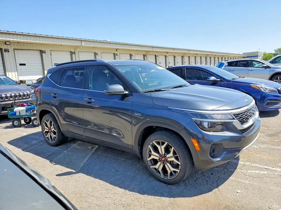 2021 KIA SELTOS S  