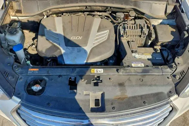 2017 HYUNDAI SANTA FE SE  