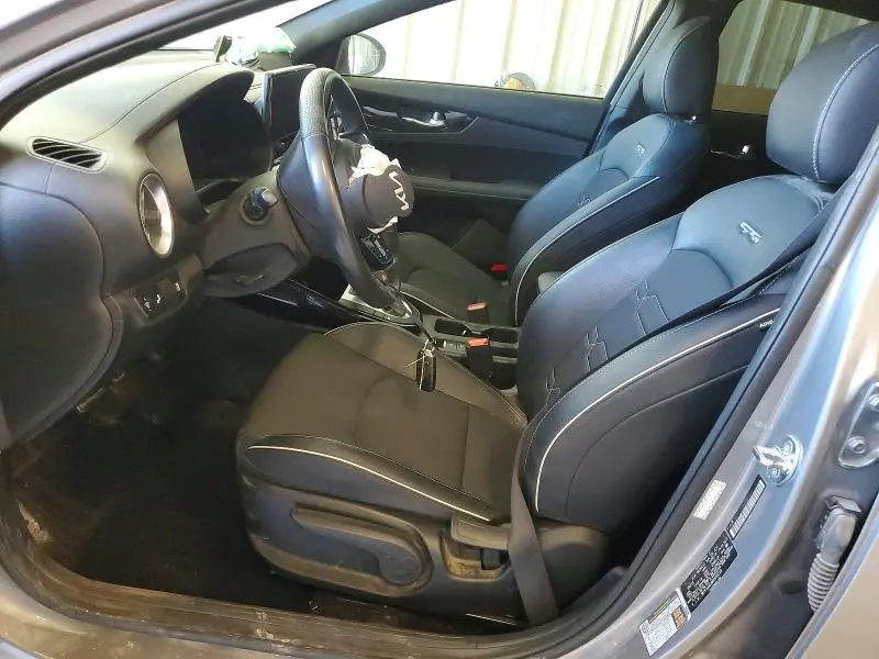 2024 KIA FORTE GT LINE  