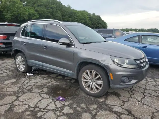 2012 VOLKSWAGEN TIGUAN S  