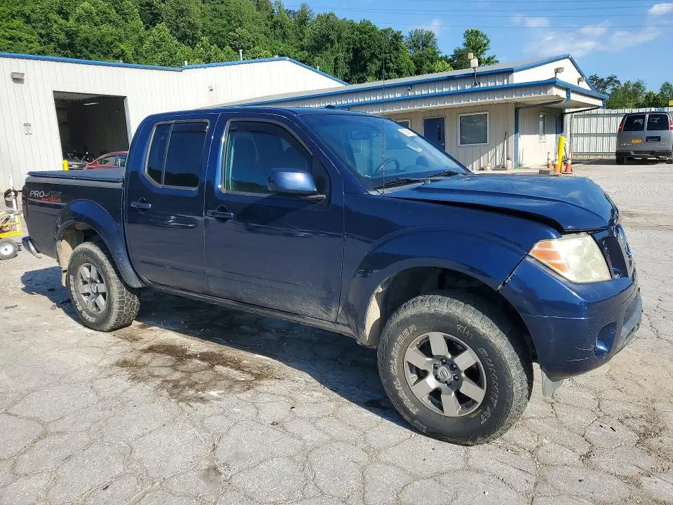 2011 NISSAN FRONTIER S  