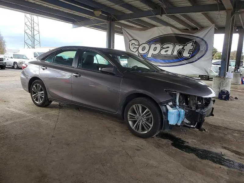 2015 TOYOTA CAMRY LE  