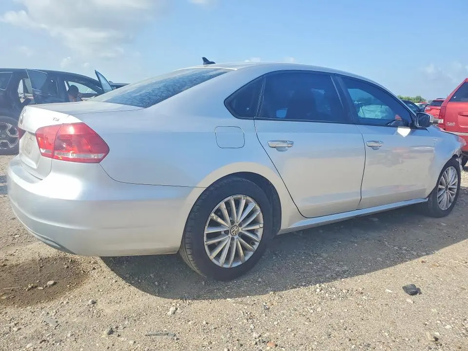 2015 VOLKSWAGEN PASSAT S  