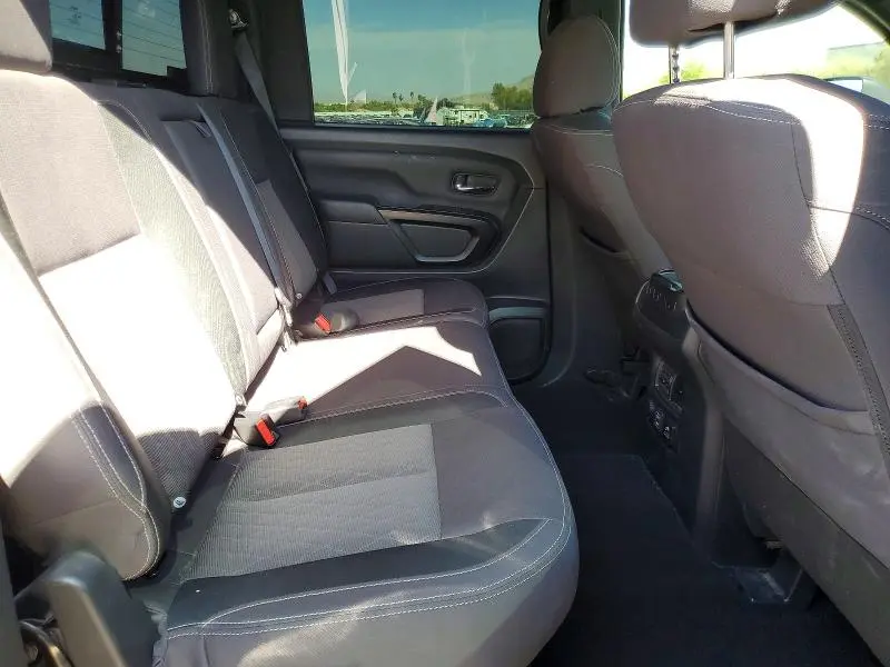 2023 NISSAN TITAN SV  
