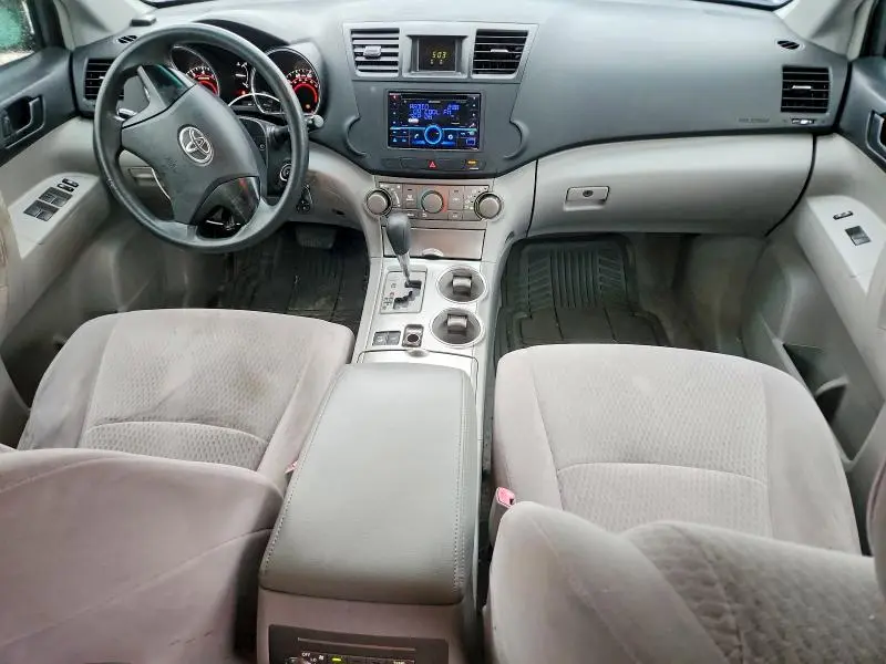 2010 TOYOTA HIGHLANDER BASE  