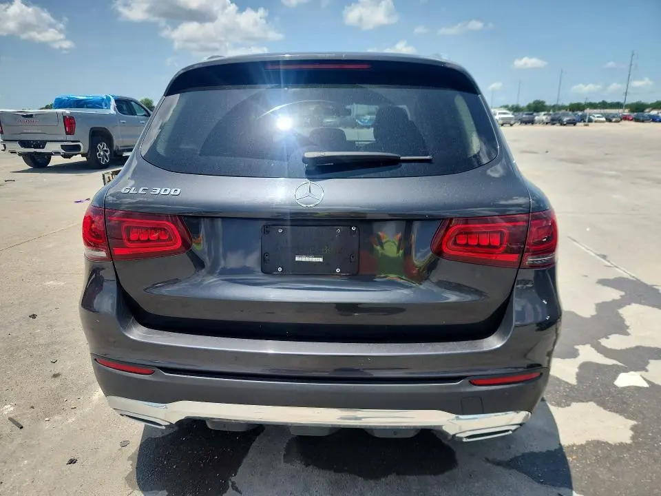 2020 MERCEDES-BENZ GLC 300  