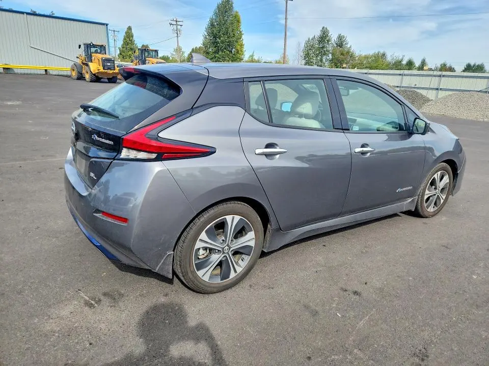 2018 NISSAN LEAF SL  