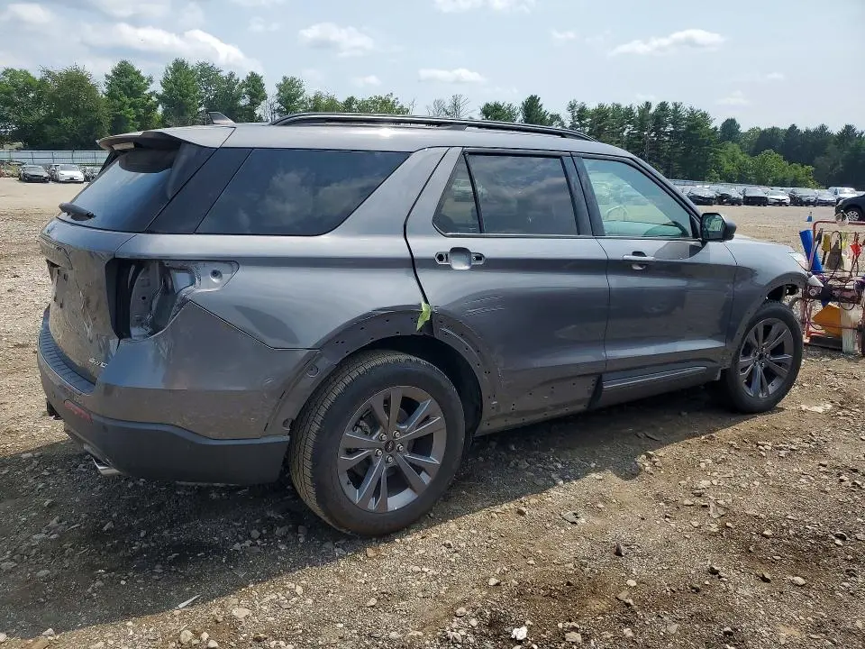 2021 FORD EXPLORER XLT  